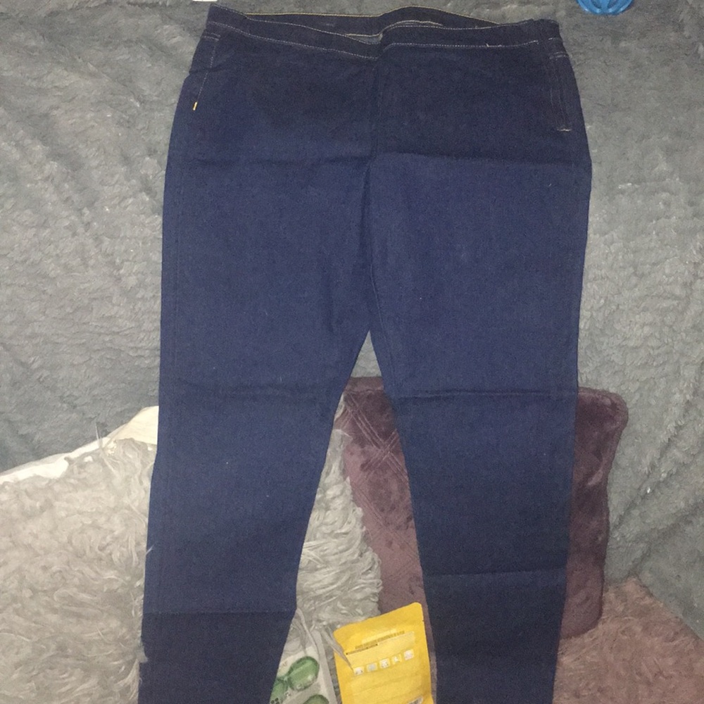 These them barely there 👖 jeans